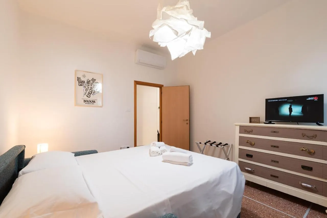 Apartment Montanari Home Zona Il S. Orsola Bologna Italy