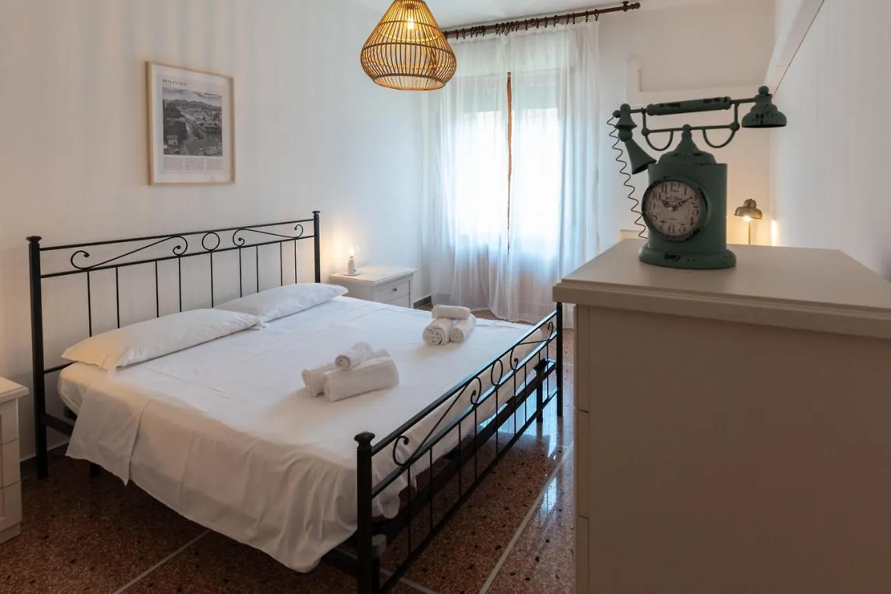 Montanari Home Zona Il S. Orsola Bologna 0*,  Italy